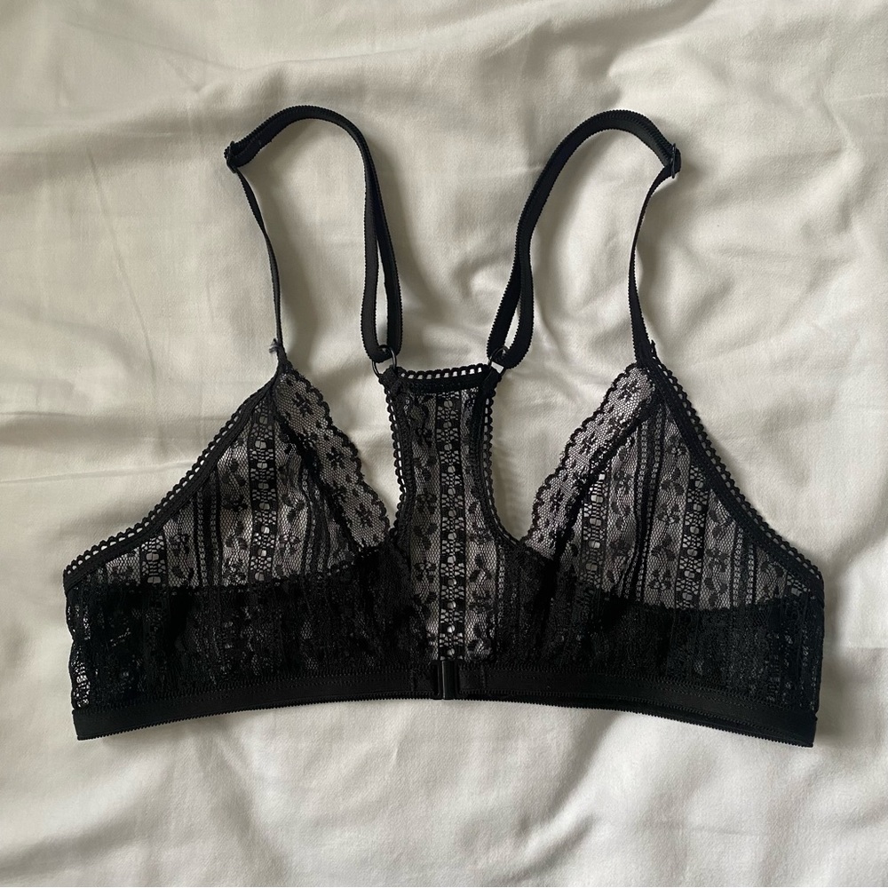 ✨SOLD✨ NWOT Out From Under Lace Bralette